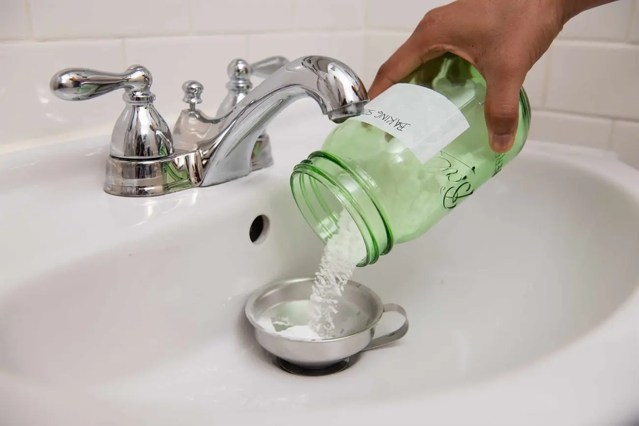 Simple methods to unclog a drain without spending on a plumber