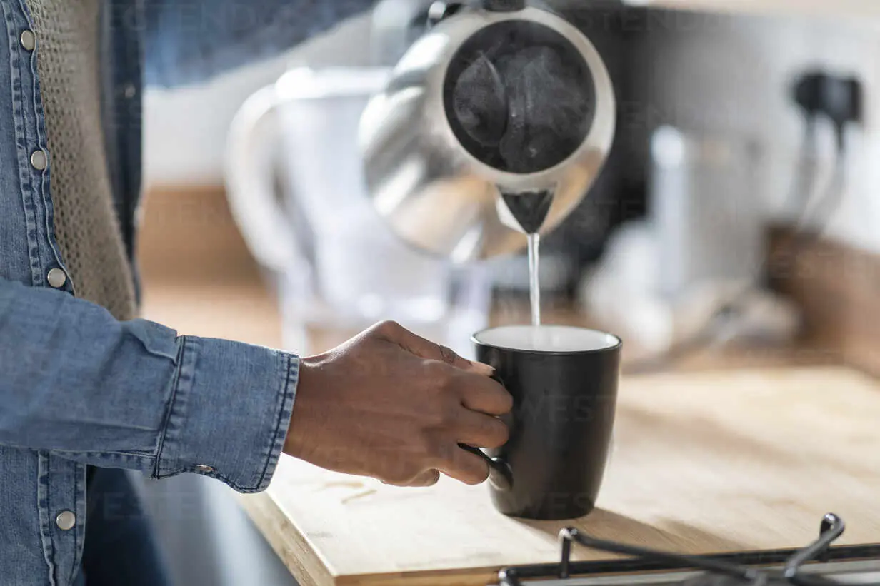 Are You Boiling Water Safely? 3 Hidden Habits That May Harm Your Health