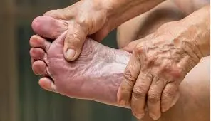 Recognizing Nighttime Leg and Foot Symptoms as Early Signs of Heart Blockage