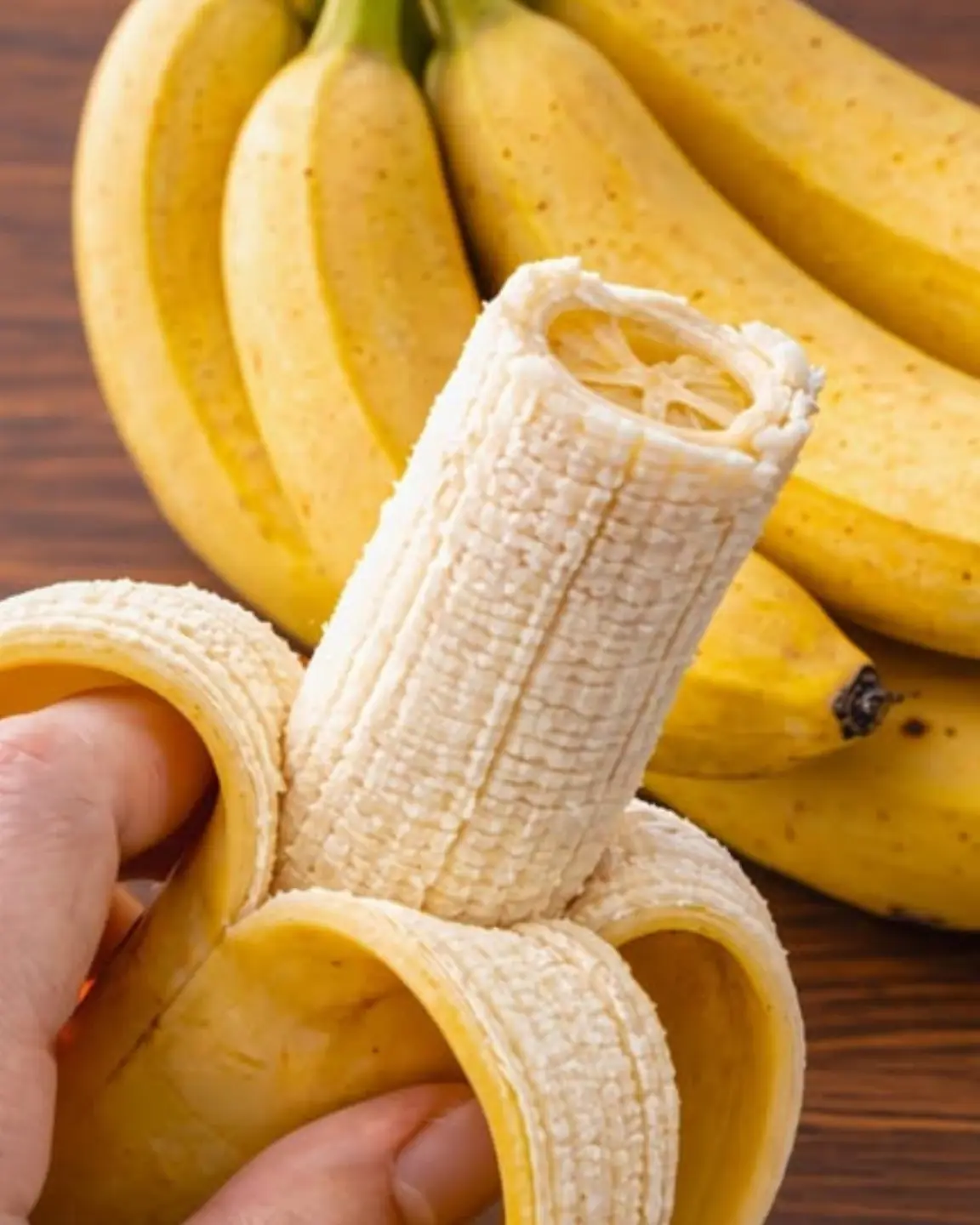 How does eating a banana daily affect people in their 60s?