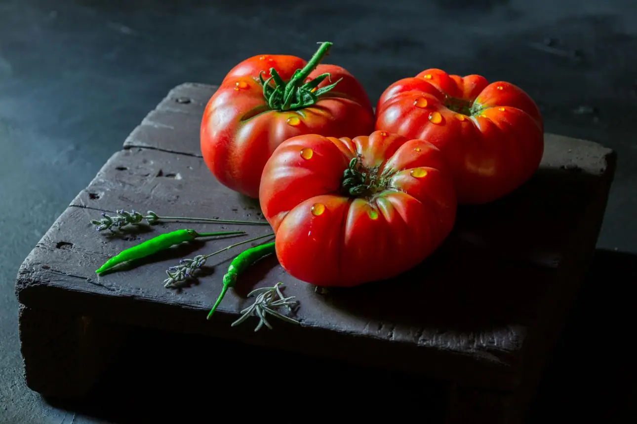 6 Clever Ways to Store Tomatoes and Keep Them Fresh for Weeks