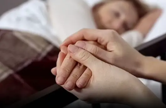 3 Signs Your Parent May Be Nearing the End of Life — How to Prepare for What’s Ahead