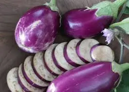 Often called the “king of vegetables,” eggplant isn’t suitable for everyone—especially these 4 groups
