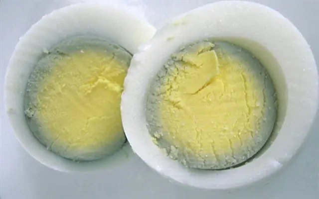 Why Do Boiled Eggs Sometimes Have a Green Ring Around the Yolk?