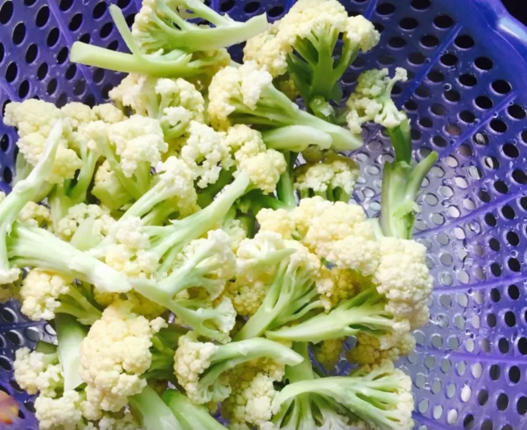 Eating a small amount regularly is good for your health.