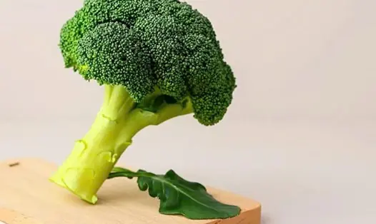 You Won’t Believe What Green Broccoli Can Do, According to Doctors
