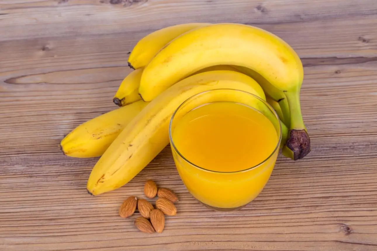 Eating a Banana Before Bed: A Simple Habit with Surprising Effects