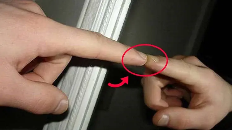 Safety tip: how to identify a real mirror versus a two-way mirror in changing rooms