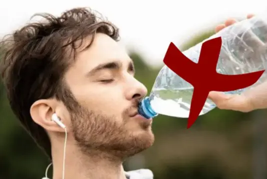 5 harmful water-drinking habits most people don’t know