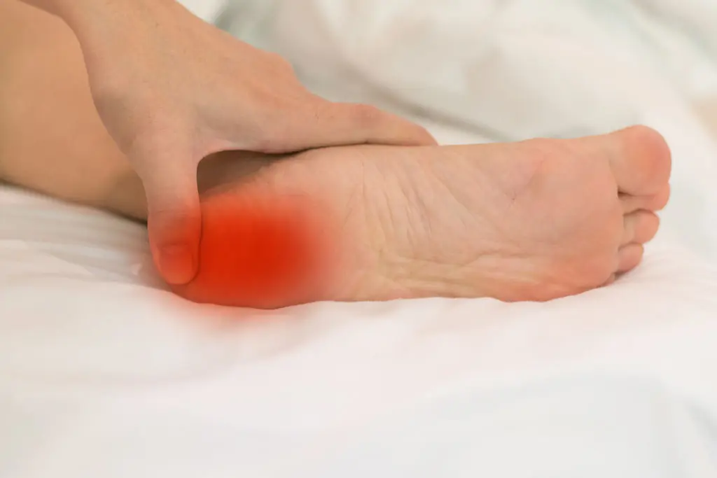 Warning Signs of Blocked Arteries in the Legs and Feet at Night—Don’t Ignore These Symptoms