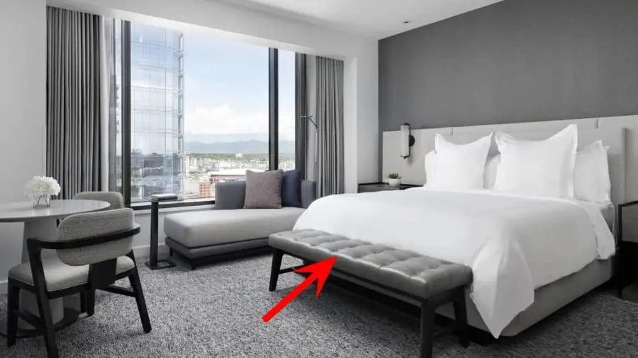Why Do Hotels Always Place a Bench at the Foot of the Bed? The Real Purpose Isn’t What Most People Think