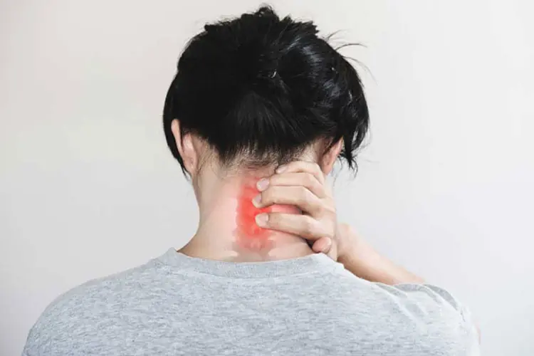 Key symptoms of cervical disc herniation that demand prompt attention