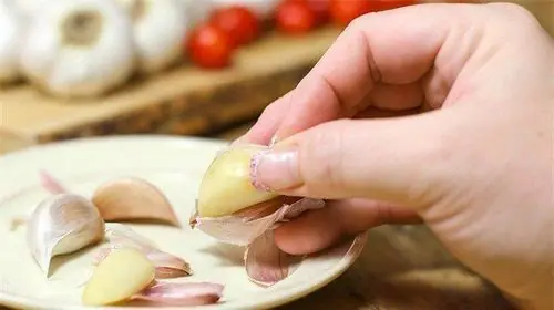 Eat Garlic—But Never Make This Common Mistake: Experts Warn of Hidden Risks