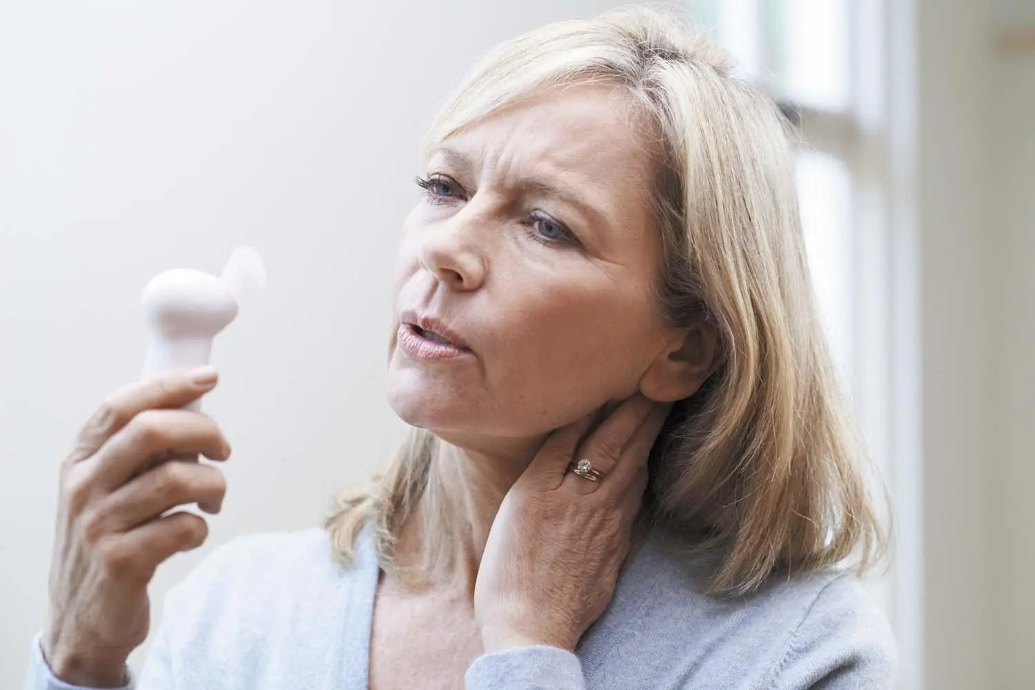 Spot the Signs: 10 Early Symptoms of Menopause (Plus More to Know)