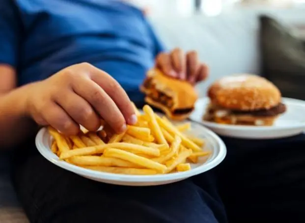 Doctors reveal 6 habits that damage your kid.neys—even faster than holding in urine