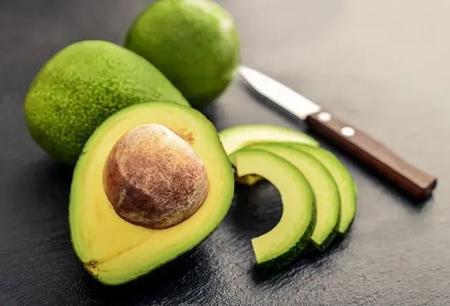Doctors Reveal What Really Happens to Your Body When You Eat Avocados Regularly