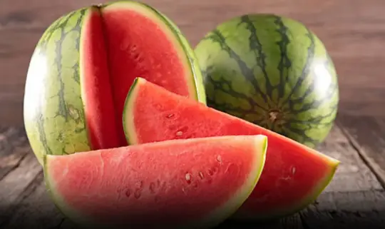 Play   00:00 00:00 00:00 Mute  Play These 5 groups of people shouldn’t eat watermelon