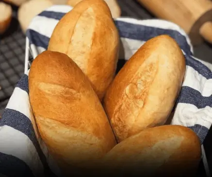 5 groups of people need to avoid eating bread