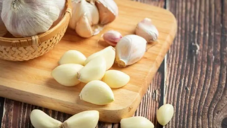 What Happens to Your Body After Eating Garlic on an Empty Stomach for 7 Days?