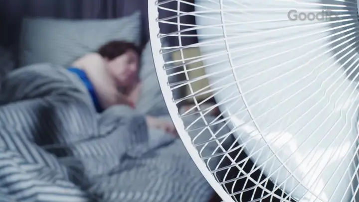 Doctor Issues Warning to People Who Sleep With a Fan On Over Possible Side Effects