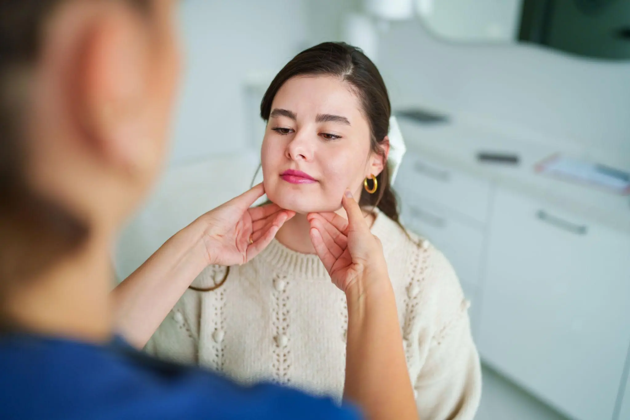 Experts Warn: Eating Too Much of This Food May Negatively Affect Thyroid Health