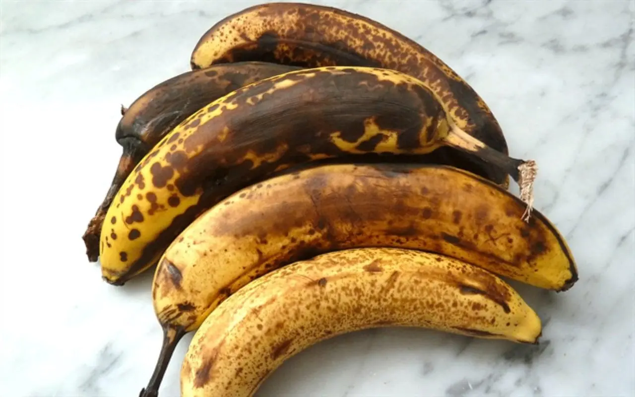 These 5 Fruits Are Often Warned Against for Their Potential to Feed Can.cer Cells