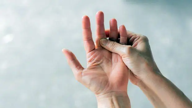 Your Fingers May Reveal Hidden Lung Disease - Here Are 4 Signs to Watch For