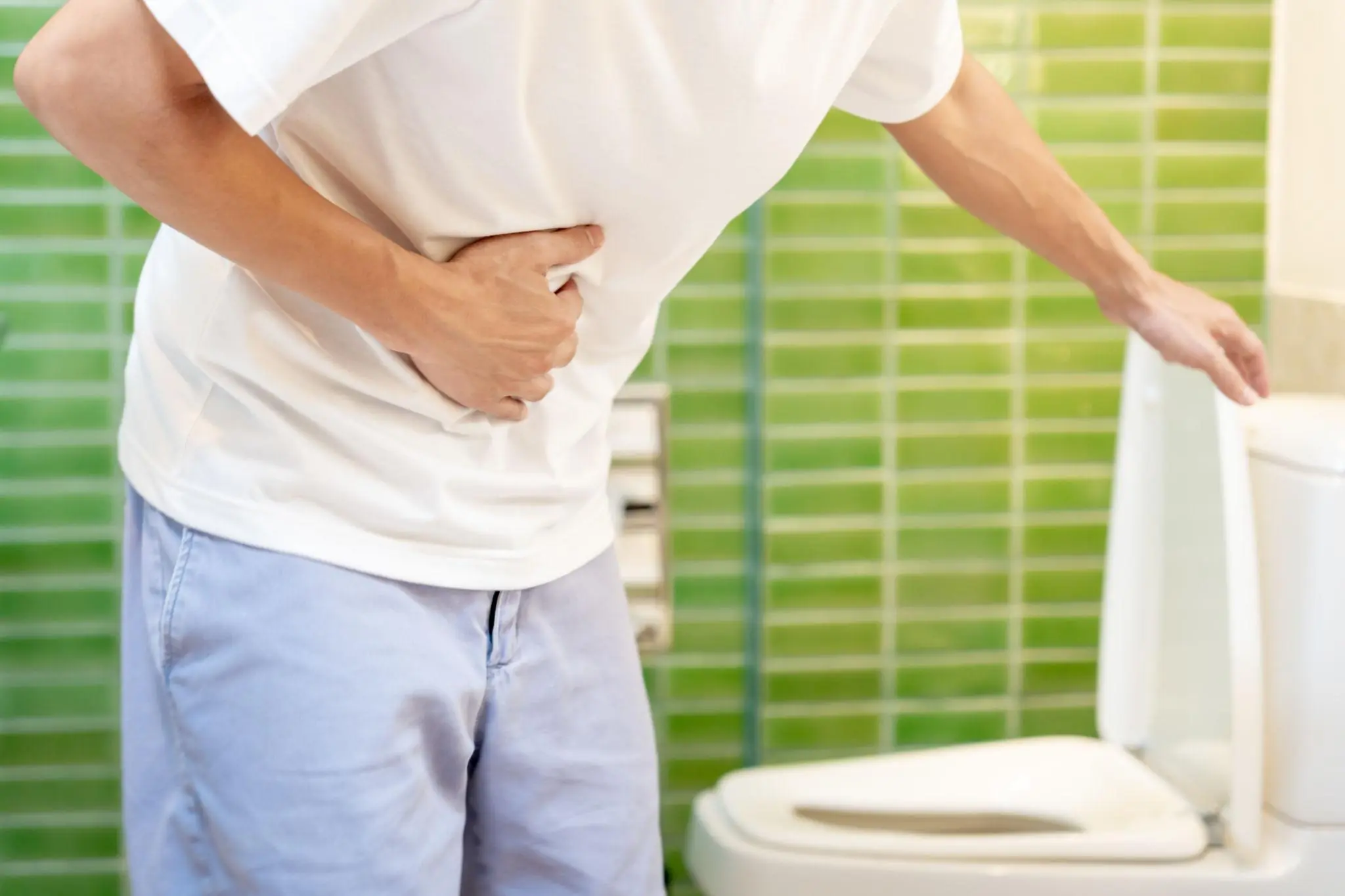 Pay Attention to These 8 Unusual Bathroom Symptoms That Could Signal Can.cer