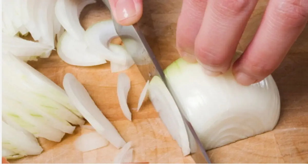 “2 Things to Remember, 1 Thing to Avoid”: A Simple Trick to Cut Onions Without Tears
