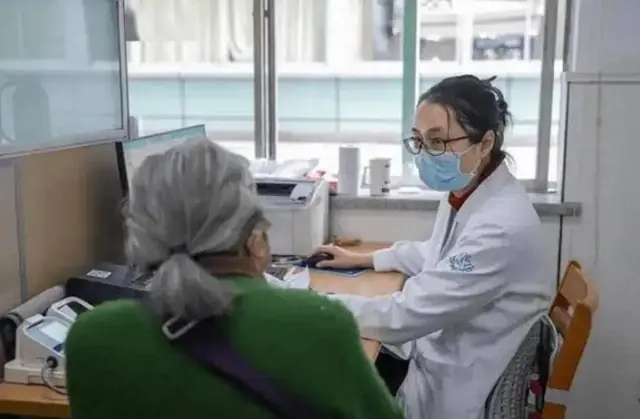 Woman Drank Lemon Water Every Day for 6 Months — Doctors Were Shocked by Her Health Check Results