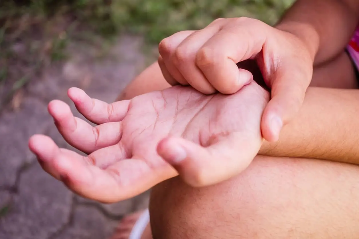 If You Frequently Feel Itchy in These 3 Areas, Here’s What It Could Mean
