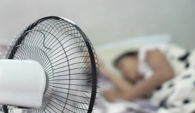 Should You Sleep with the Fan Pointing Toward Your He.ad or Your Fe.et?