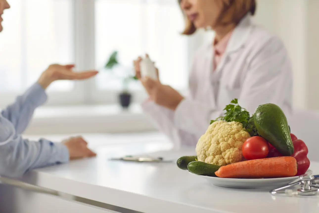 Family Hospitalized After Eating Toxic Vegetables: Doctors Issue Urgent Warning