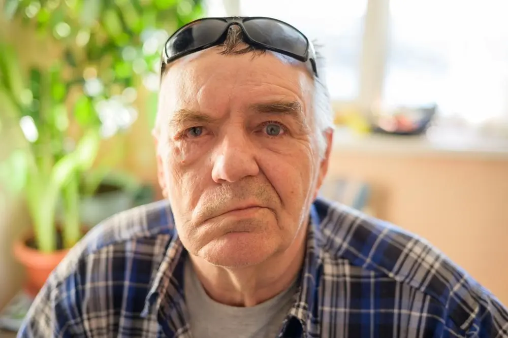 5 Warning Signs of a Mini Stroke in Older Adults You Should Never Ignore