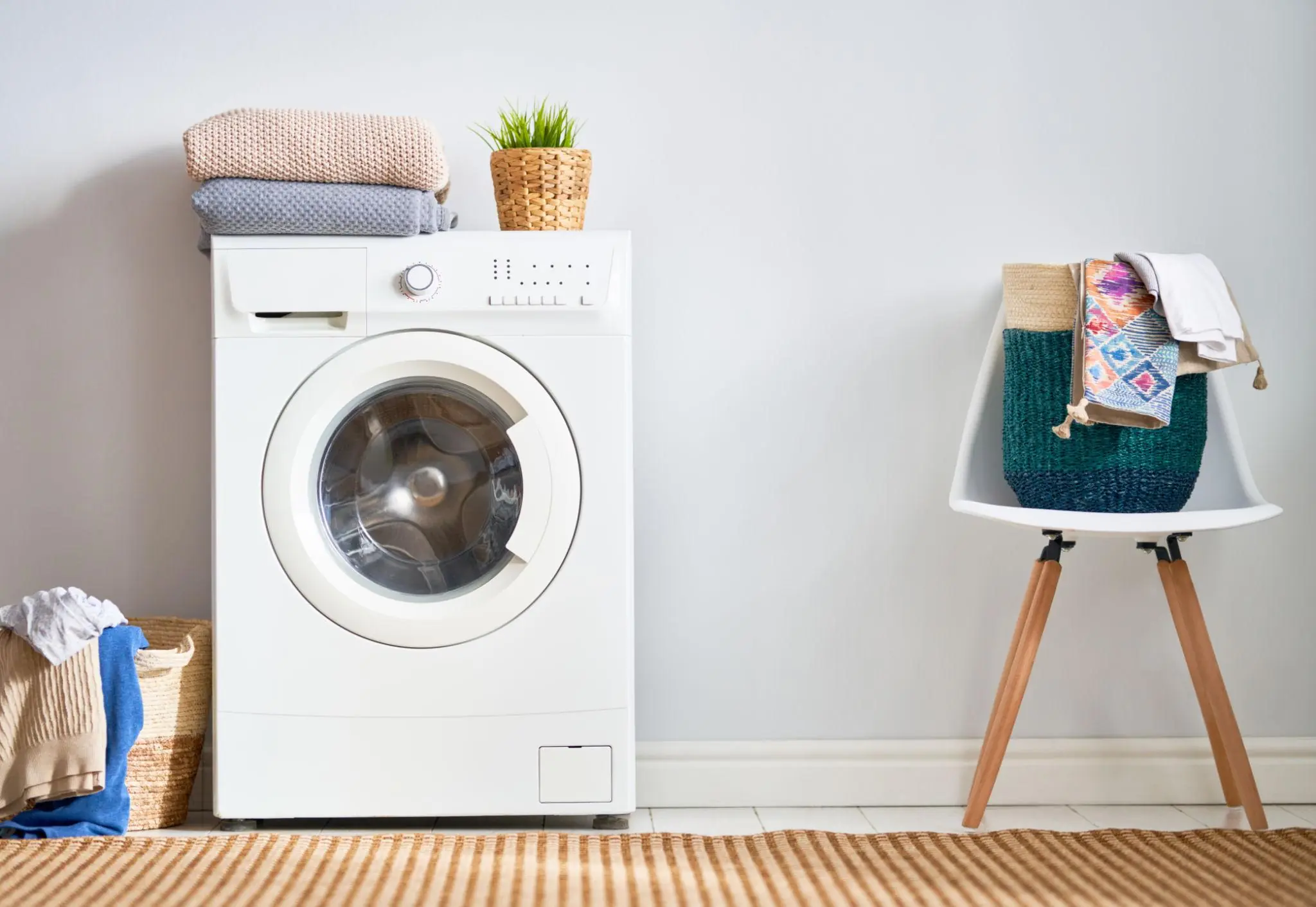 How to Wash Clothes Cleanly and Economically: Simple Tricks That Save Money and Protect Fabrics