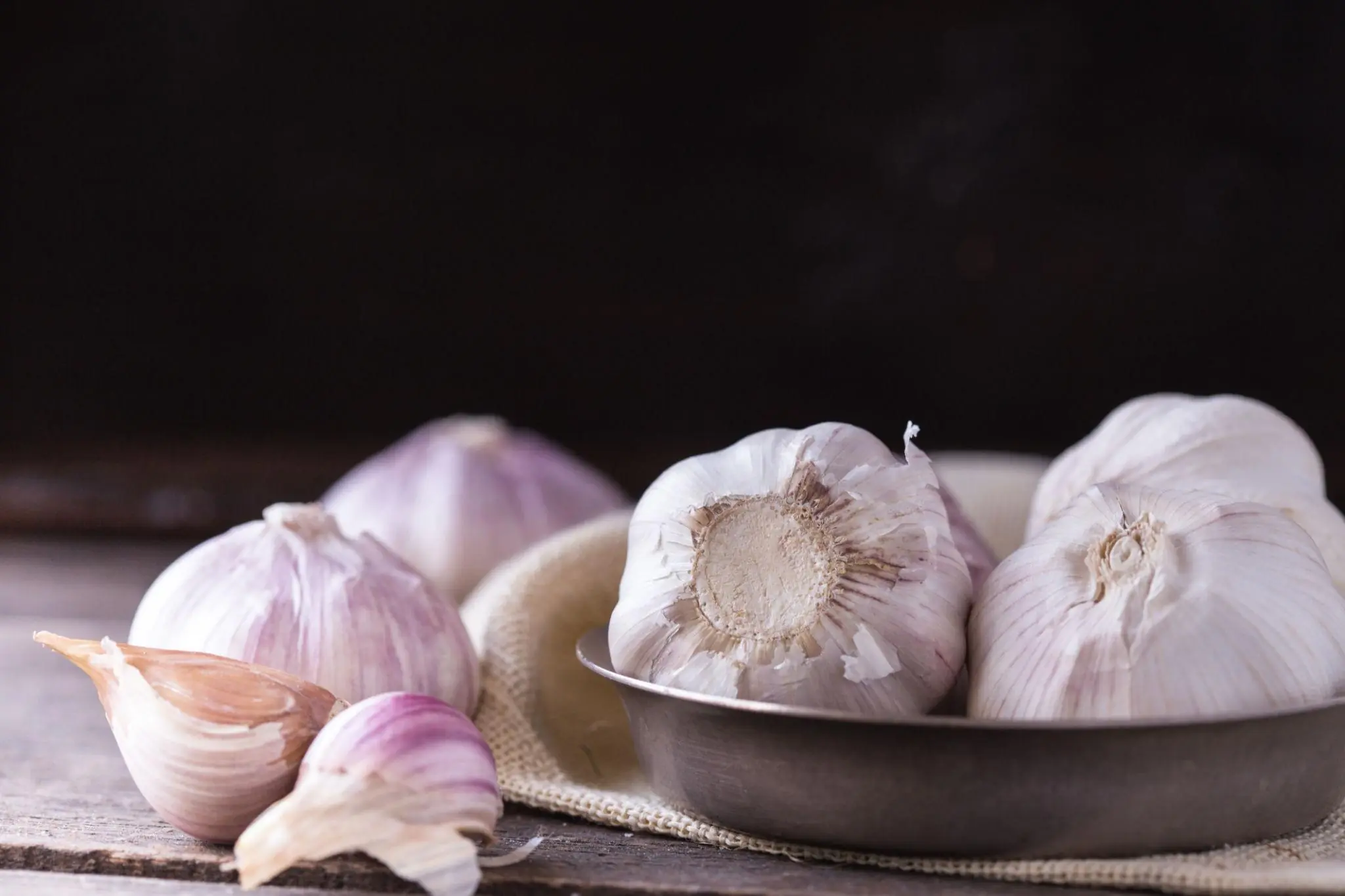 Garlic’s Amazing Health Secrets: Why This Superfood Deserves More Attention