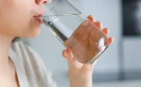 5 things to do before drinking water after waking up, according to wellness advice 👇