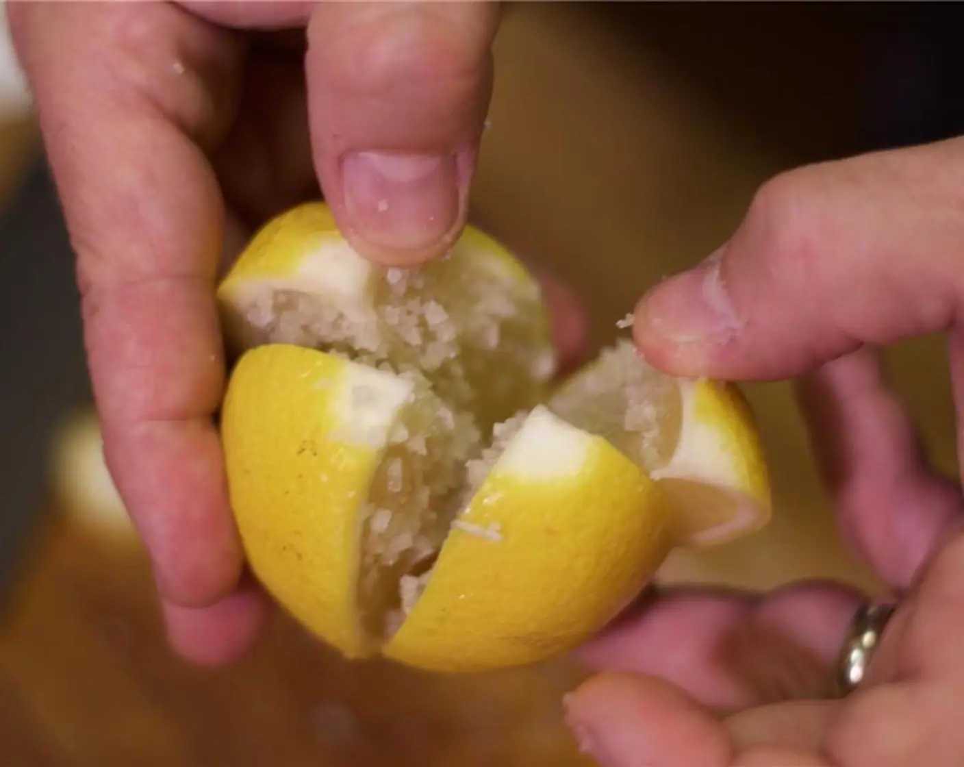 Place Salted Lemon Slices in Your Room and See Why So Many People Swear by This Trick