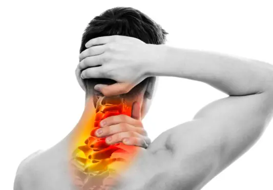 6 Things You Should Avoid Doing If You’re Dealing With Neck and Shoulder Pain