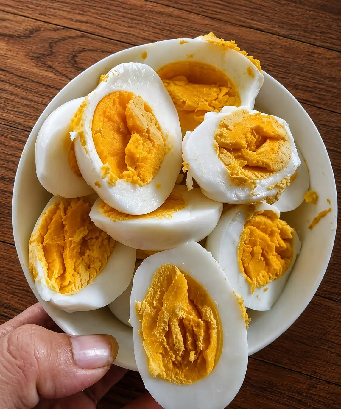 Doctors have revealed what happens when you eat eggs in the morning…