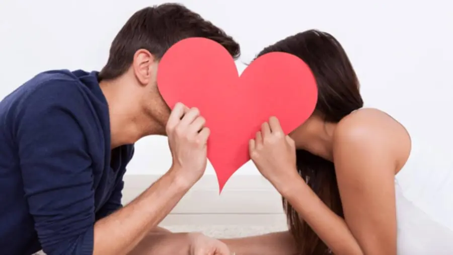The Surprising Meaning Behind a Partner Who Avoids Kissing During Inti.macy...