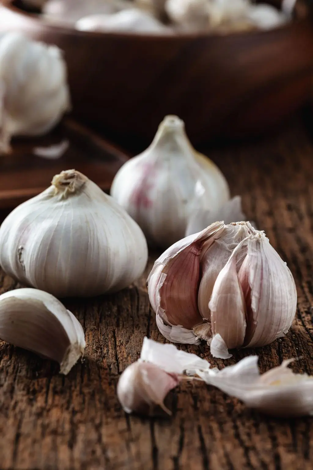 Garlic Before Bed: Surprising Effects It May Have on Your Body