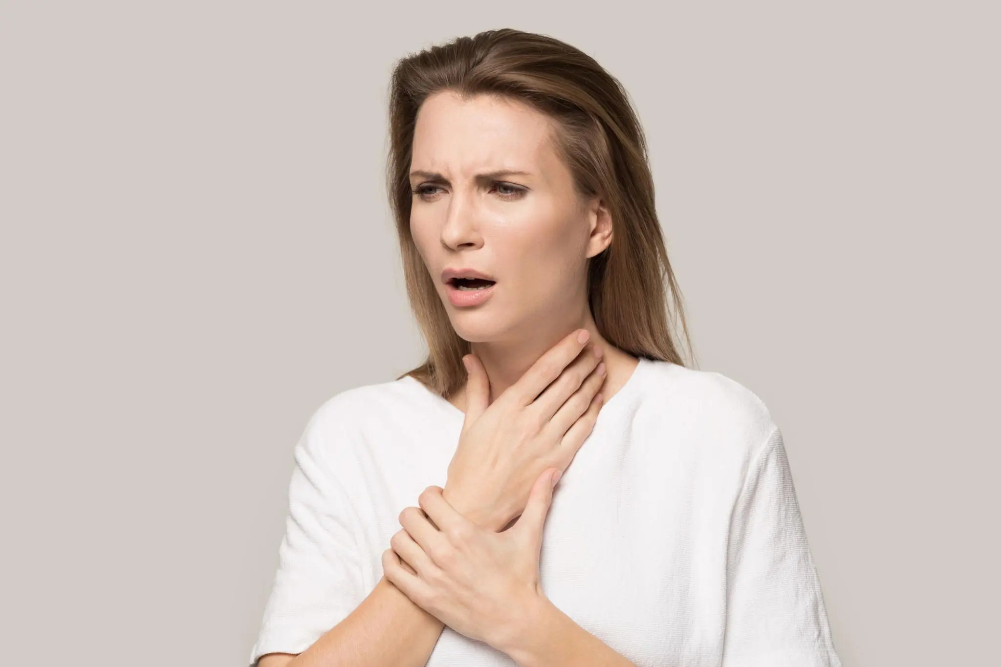 People at Higher Risk of Can.cer Often Notice These 3 Changes Around the Neck Area
