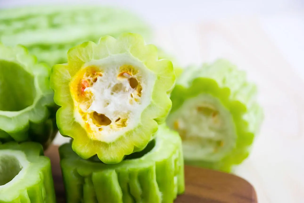 52-Year-Old Man Ate Bitter Melon Every Night to Control Blood Fat — The Results Surprised Everyone