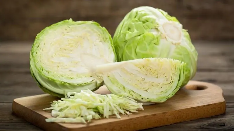 The 4 Types of People Who Should Be Careful Eating Cabbage, According to Experts