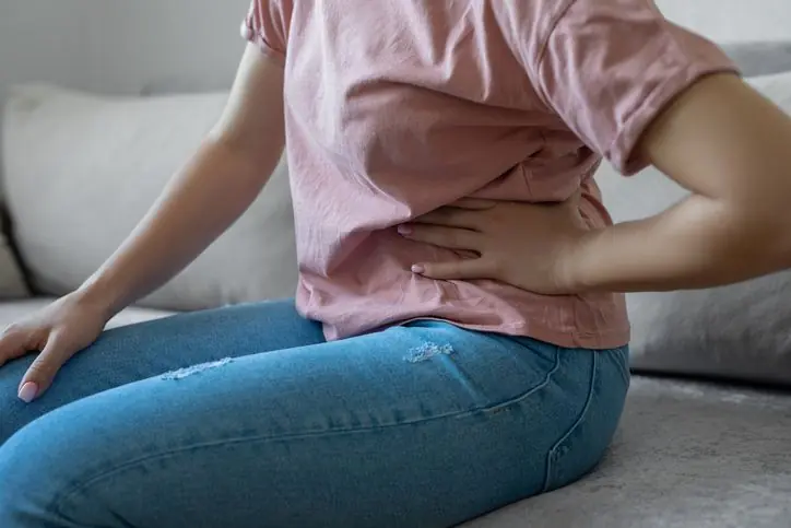 Frequent Belly Pain? Experts Say These Signs Deserve Attention