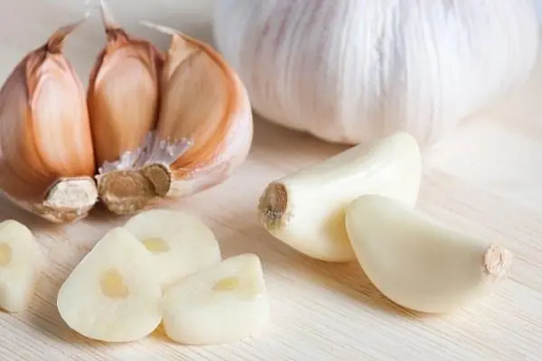 Why You Should Eat Garlic Before Bed: The Surprising Benefits of This Ancient Remedy