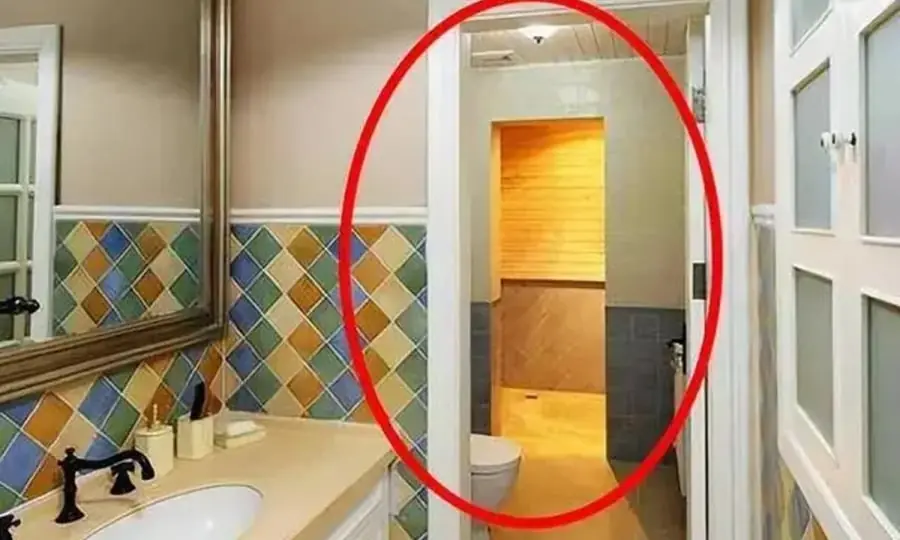 Bathroom Door Habits: Is It Better to Keep It Open or Shut Between Uses?
