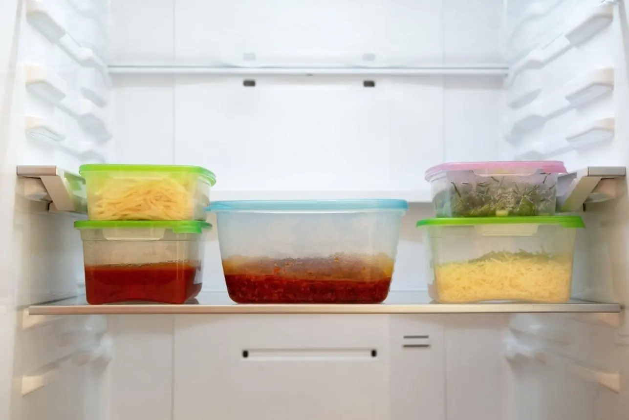 50-Year-Old Man Hospitalized After Eating Leftovers: Experts Warn About Common Food Storage Mistakes