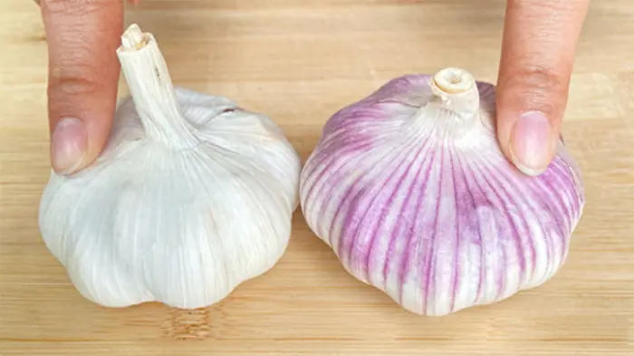 Should You Choose Purple Garlic or White Garlic? The Differences Are Greater Than You Think
